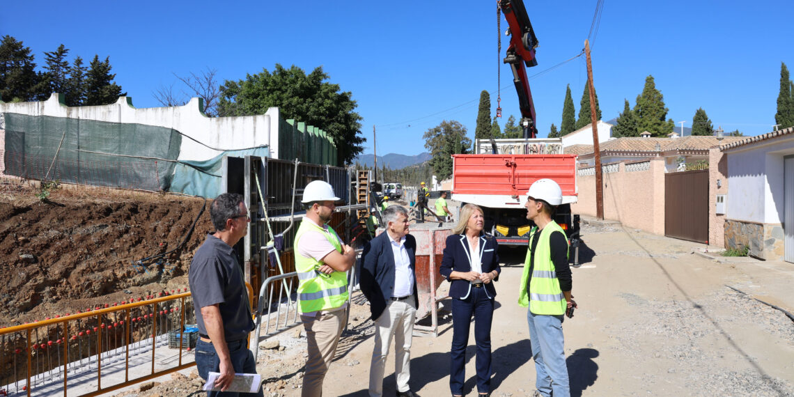 El Ayuntamiento acomete la urbanización integral de Valle del Sol para dotarla de abastecimiento de agua, saneamiento y alumbrado