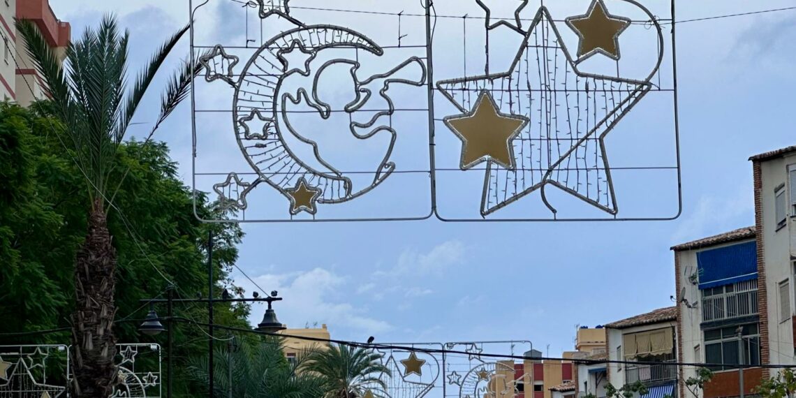 Más de 2,77 millones de puntos de luz iluminarán Fuengirola para celebrar la Navidad