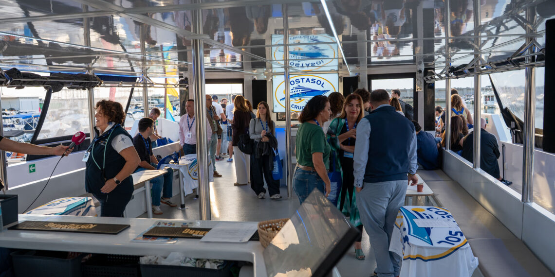 El Puerto Deportivo acoge la Jornada Sostenible ‘El mar invisible’ dedicada al conocimiento del litoral