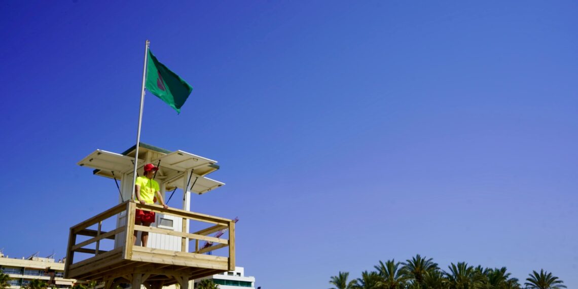 Heridas y pequeñas lesiones, principales incidencias atendidas este verano en las playas de Torremolinos