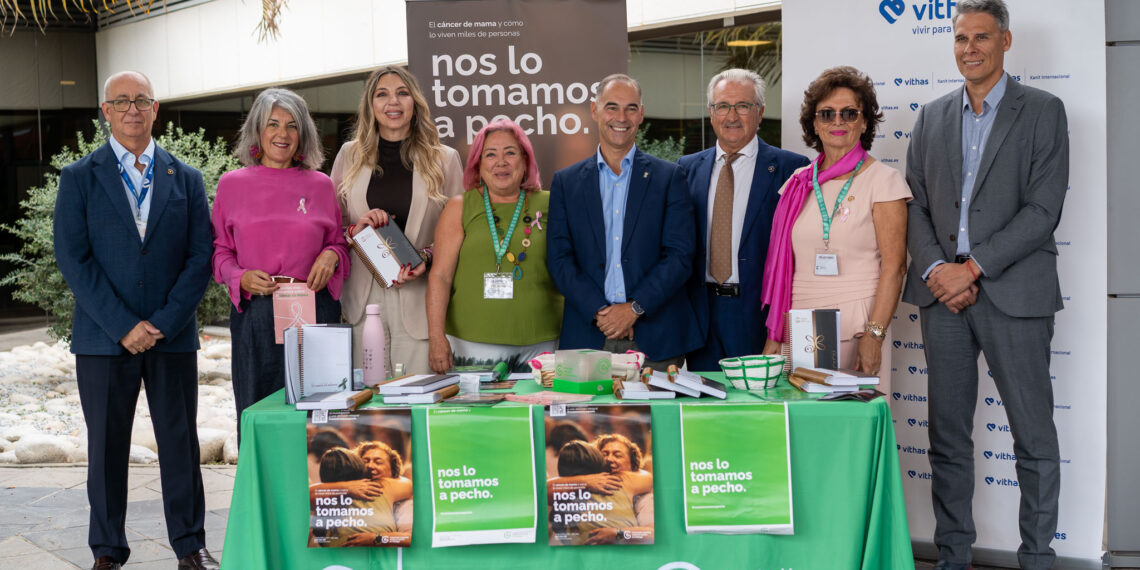 La AECC de Benalmádena instala mesas informativas con motivo del Día Mundial contra el Cáncer de Mama