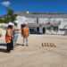 Lara visita los trabajos de rehabilitación de la plaza del Alguacil y el aparcamiento de La Cazalla en Benalmádena Pueblo