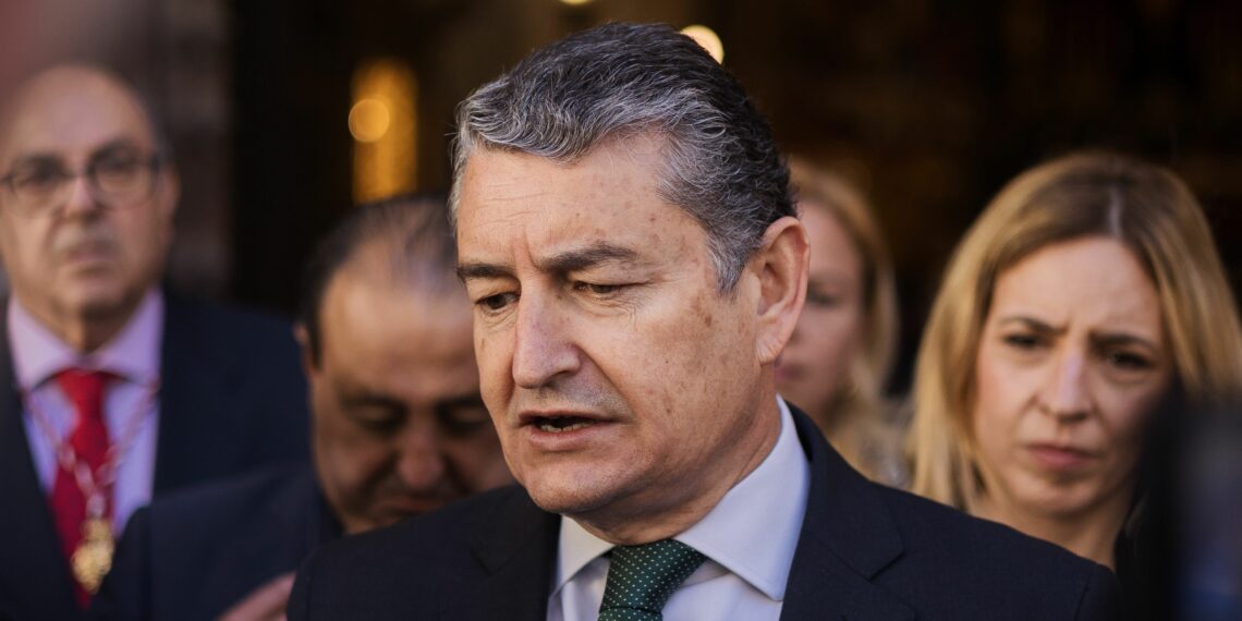 Sanz ve «mezquino» culpar al trabajador y critica que el sistema de seguridad del AVE sea «antiguo»