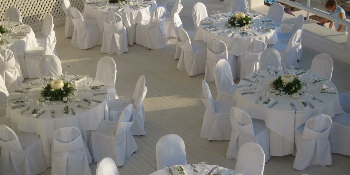 Investigan una intoxicación alimentaria tras una boda en Benalmádena con más de 40 afectados