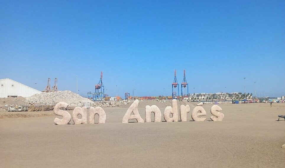 Málaga reabre al baño la playa de San Andrés tras confirmar la calidad óptima del agua