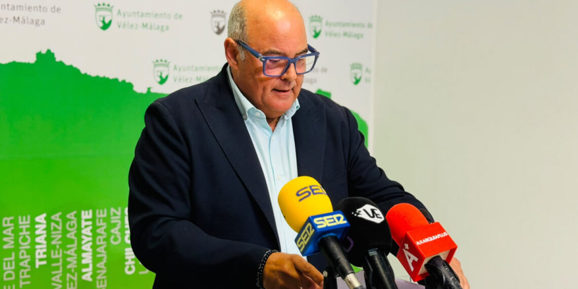 Dimite Jesús Lupiáñez, alcalde de Vélez-Málaga: «No puedo convivir con esta forma de hacer política incendiaria»