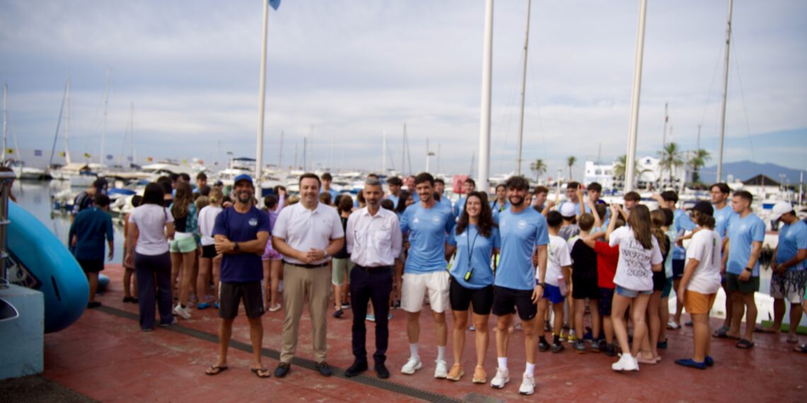 El Puerto Deportivo Virgen del Carmen de Marbella acerca a los escolares el conocimiento del entorno marítimo y la práctica de deportes náuticos