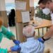 Andalucía comienza a vacunar contra gripe y covid en residencias de mayores y discapacitados